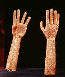 Braccia placcate in oro, Cultura Lambayeque-Sican, 700-1100